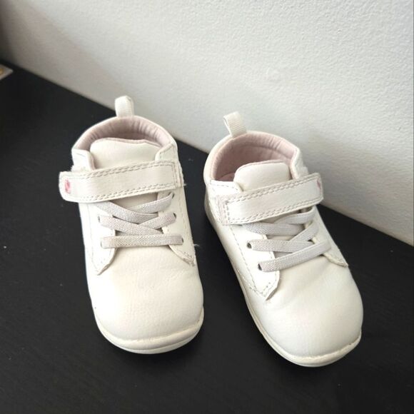 2/$15 Carter's shoes size 4.5 - Picture 2 of 5